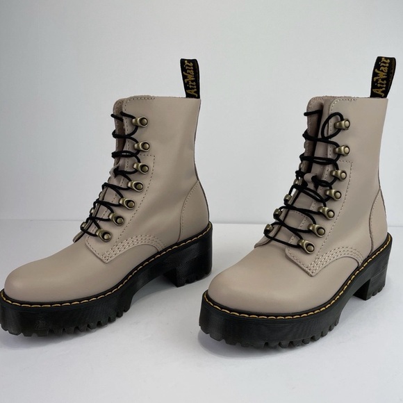 Dr. Martens Leona Boot Taupe / Beige Leather Women’s 7 – Lug Sole - Picture 4 of 8
